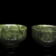 Pair of small jade bowls, 20th century - 1