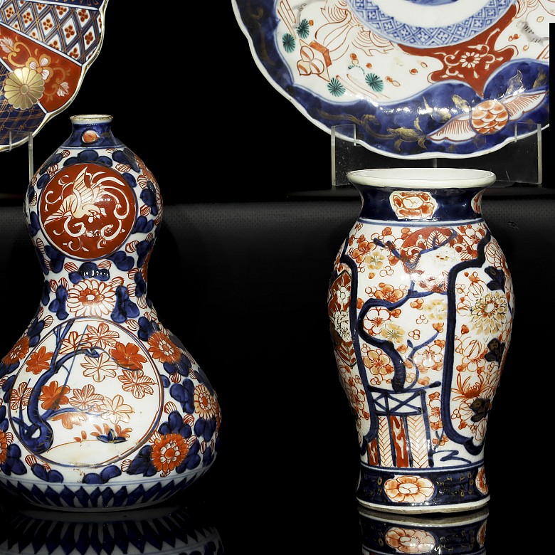 Group of Japanese Imari porcelain