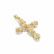 18k yellow gold cross adorned with six pearls