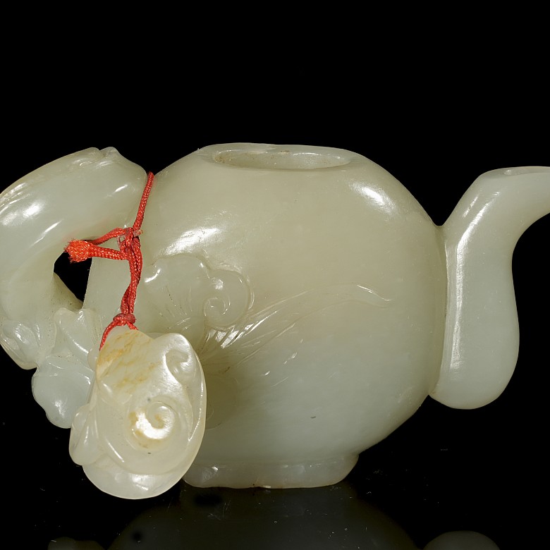 Small jade teapot, Qing dynasty