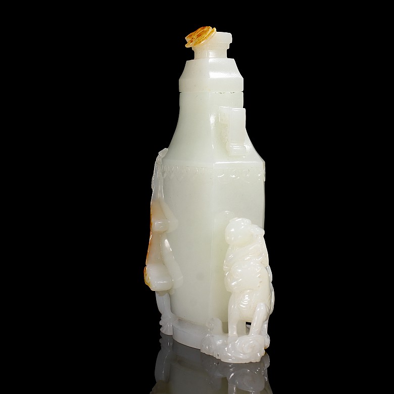 Hetian ‘Children and Quilin’ jade vase, Qing dynasty