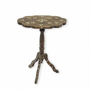 Wood and mother-of-pearl side table, Syria, 20th century - 6