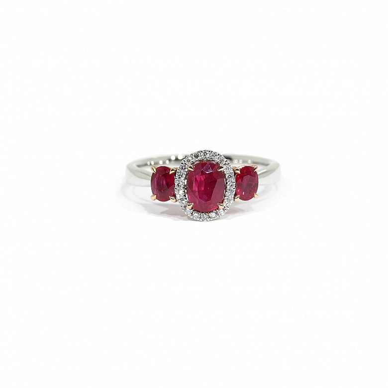 18k white and rose gold ring with rubies and diamonds