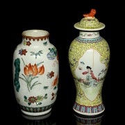 Two Chinese porcelain vases, 20th century