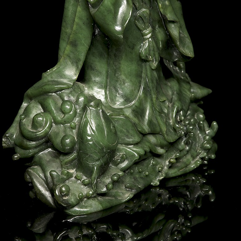 Green jade ‘Guanyin’ figurine, 20th century