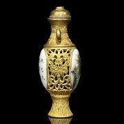 An enameled porcelain snuff bottle, with Qianlong mark