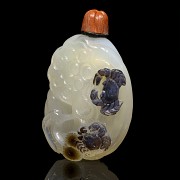 Agate snuff bottle 