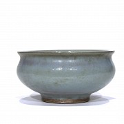 Jun glazed pottery vessel, Northern Song dynasty (960 - 1127)