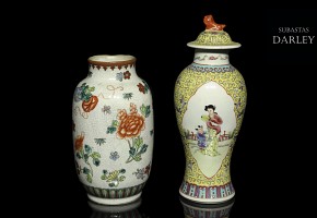 Two Chinese porcelain vases, 20th century