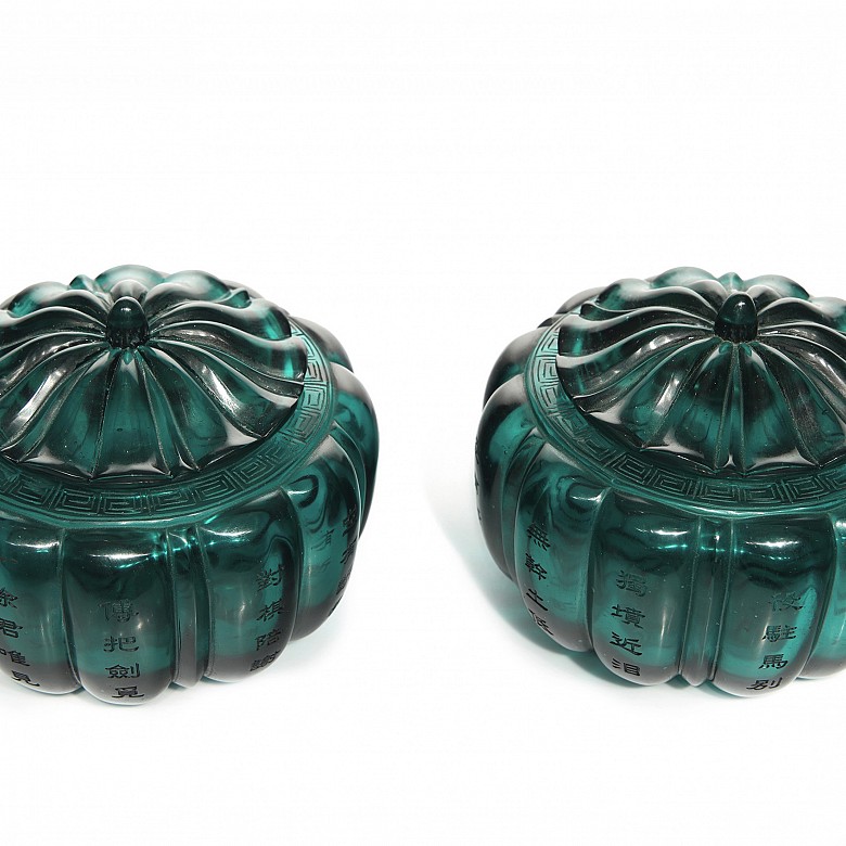 Pair of glass 'Go boxes', Qing dynasty, Qianlong