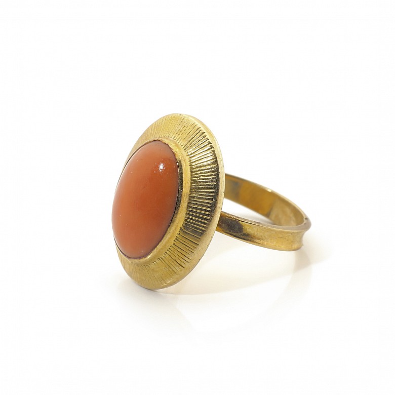 18k Yellow gold and coral ring