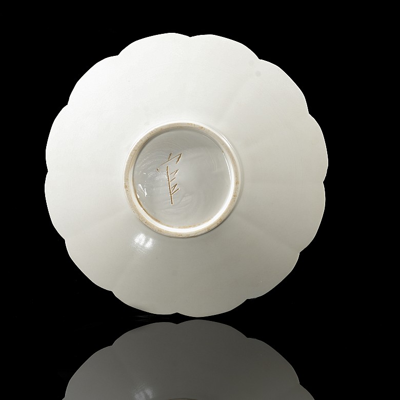 Porcelain lobed ‘Dingyao’ plate, Ding Kiln