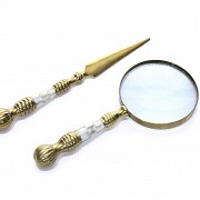 Magnifying glass and letter opener in bronze and mother-of-pearl.