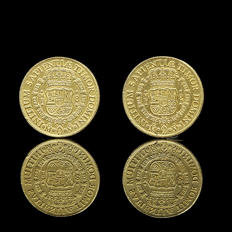 Two gold coins ‘Philippe V’, Mexico 18th century