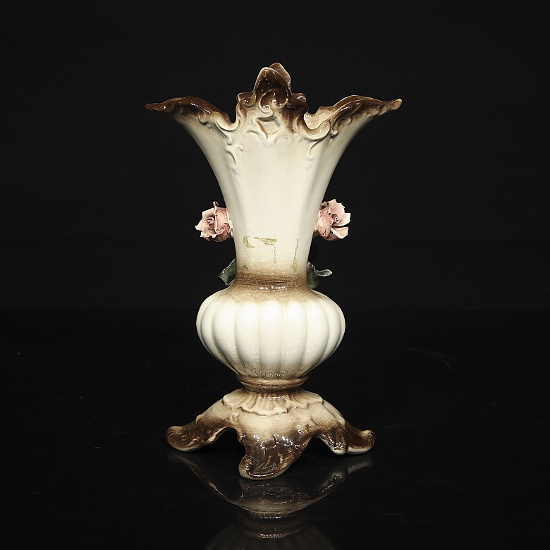 Capodimonte porcelain ‘Vase with appliqué’, 20th century - 3