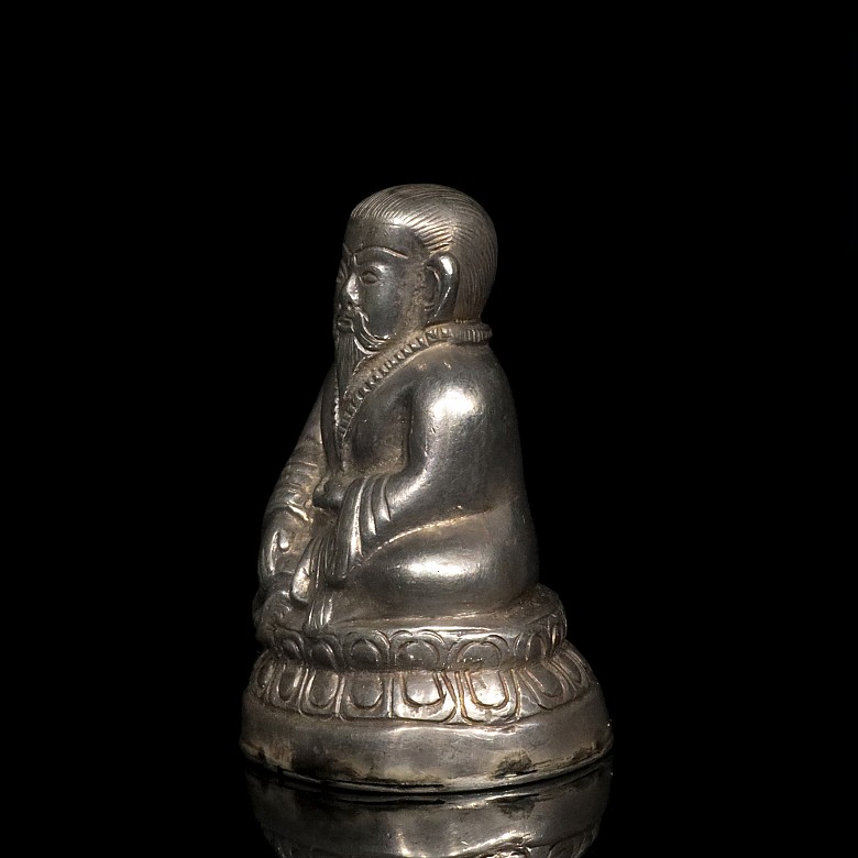 Pequeña figura budista de plata, dinastía Qing