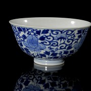 Blue-and-white ‘Lotus’ glazed bowl, Qing dynasty