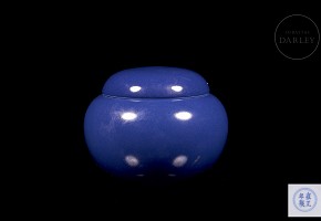 Blue glazed porcelain “Go” box, Qing dynasty