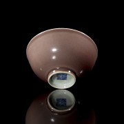 Red and white enamelled porcelain bowl, with Qianlong seal