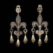 Long gold and silver earrings ‘Fleur de lis’