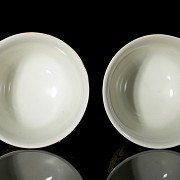 Pair of porcelain cups with yellow background, with Guangxu seal