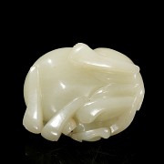 White jade figurine ‘Beast and its calf’, Qing dynasty