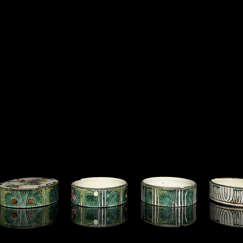 Three pieces of enamelled porcelain, 19th-20th century