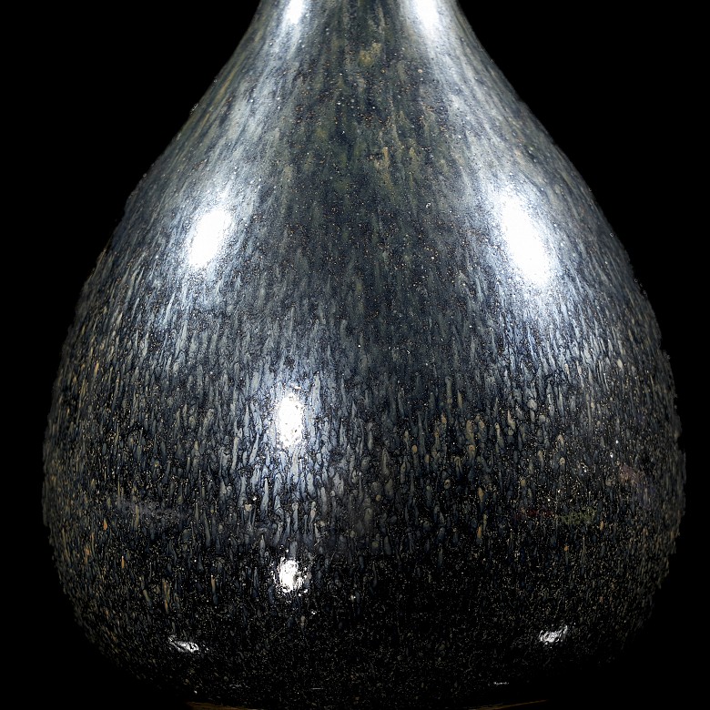 Brown and black glazed porcelain vase, Jin dynasty