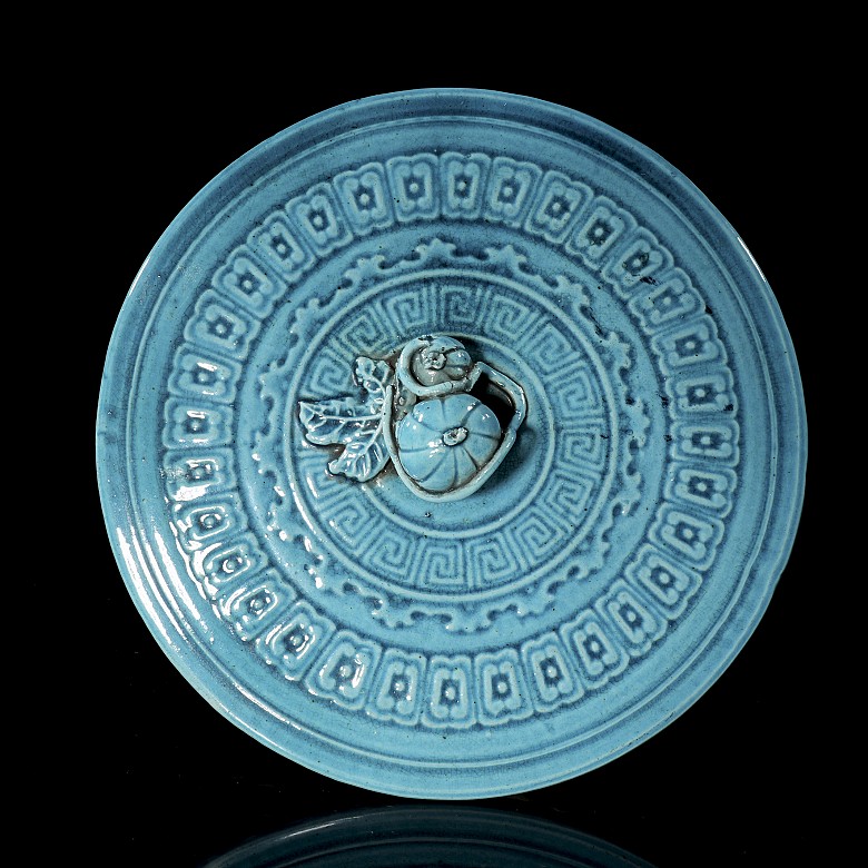 Blue glass-ceramic ‘Gourds’ box, Qing dynasty, with Daoguang seal