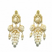 18k yellow gold earrings with pearls in cluster shape