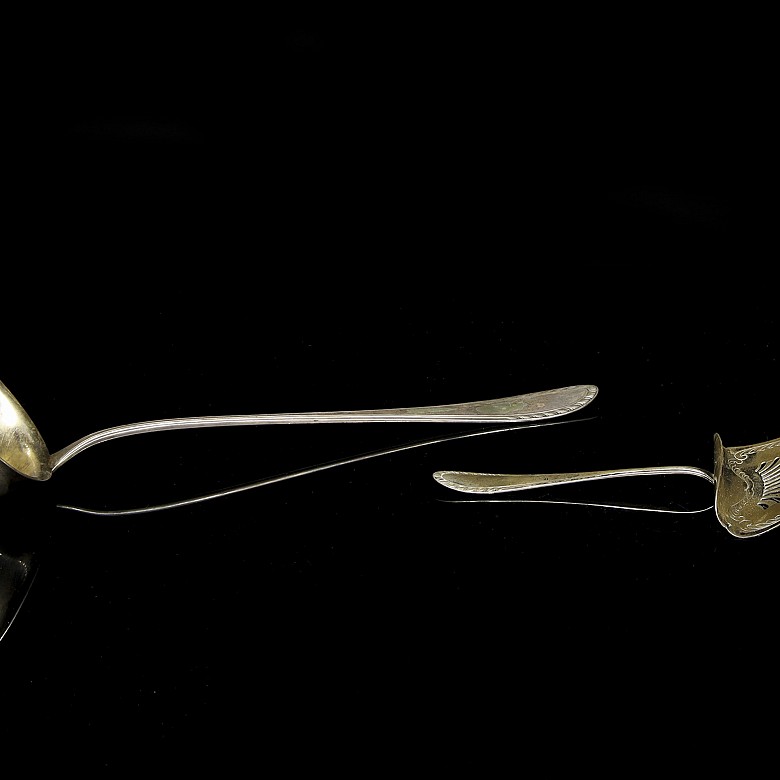 Two silver objects, 20th century