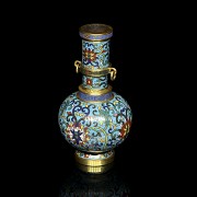 Small vase with cloisonné enamel, Qing dynasty