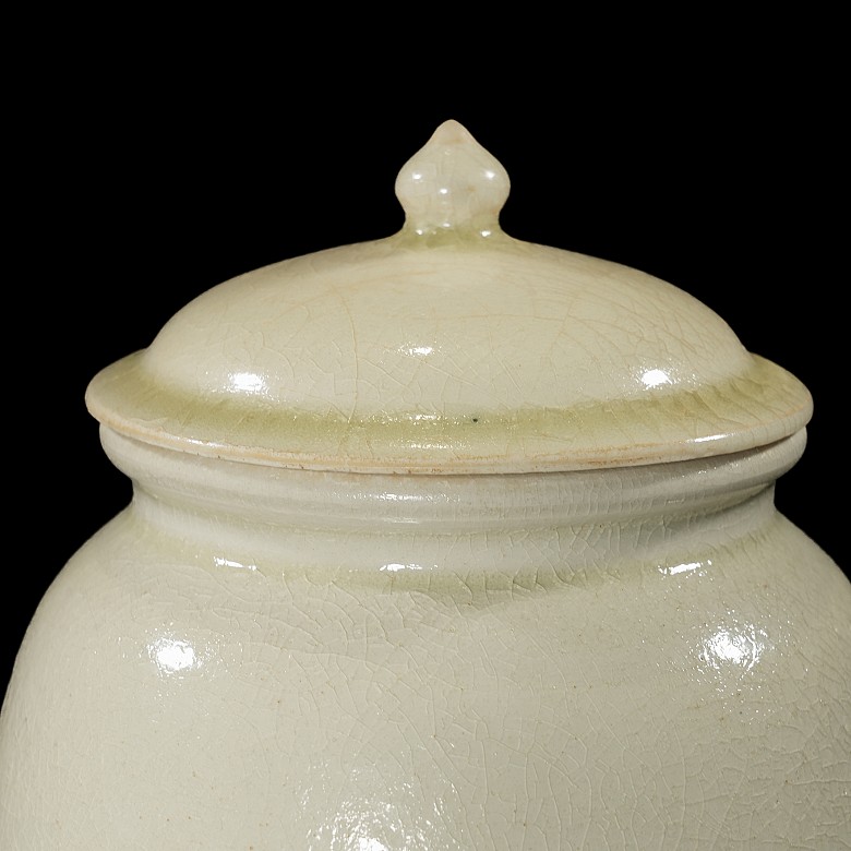 Glazed ceramic lidded vessel, Tang Dynasty