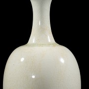 Glazed porcelain vase, Qing dynasty