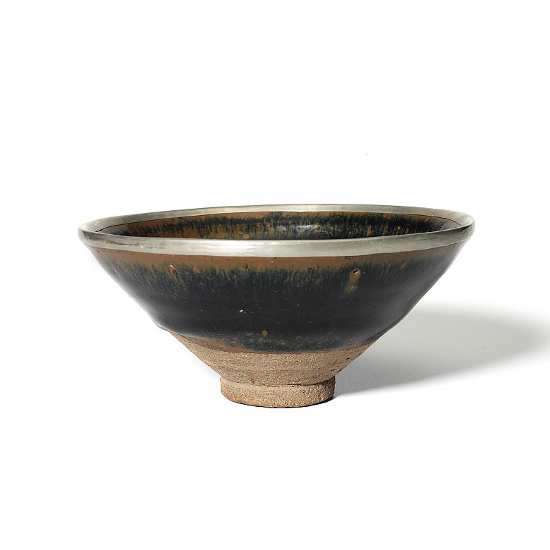 Glazed ware bowl with a silver rim, Song dynasty