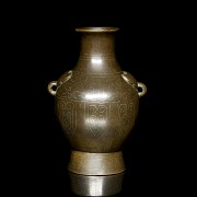 Small bronze vase, Qing dynasty