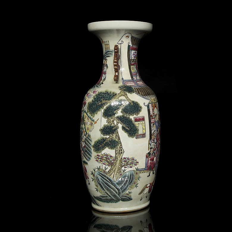 Porcelain vase ‘Scenes’, Qing dynasty