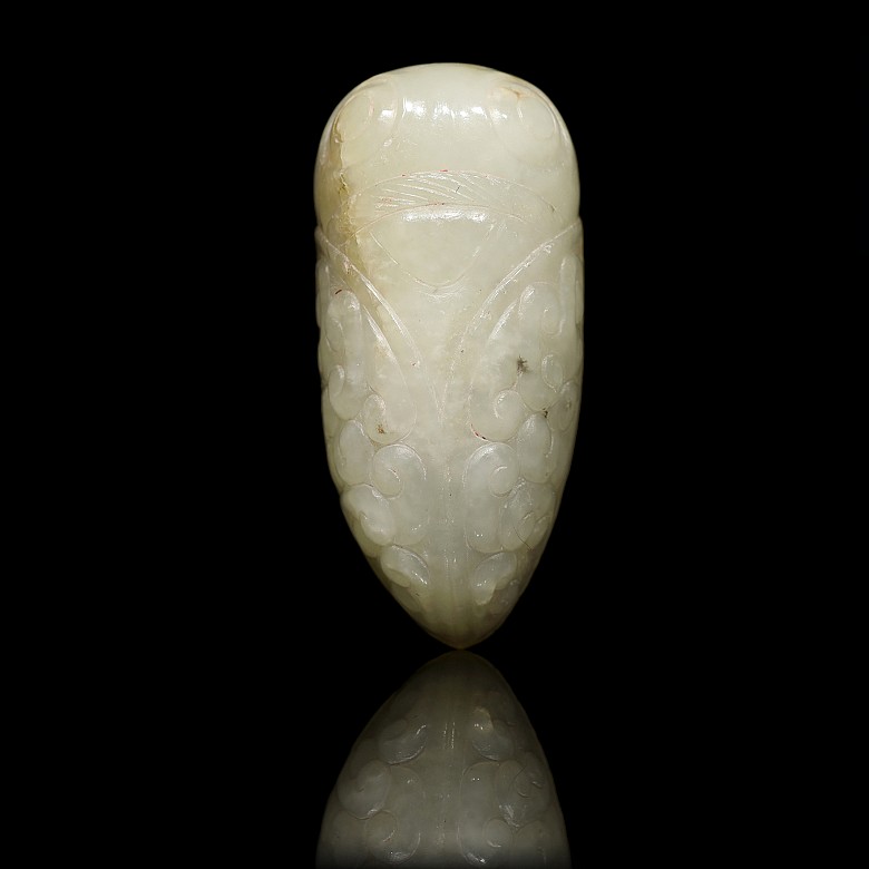 Carved jade figurine 