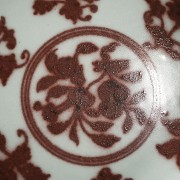 Enamelled porcelain bowl ‘Flowers’, with Xuande mark