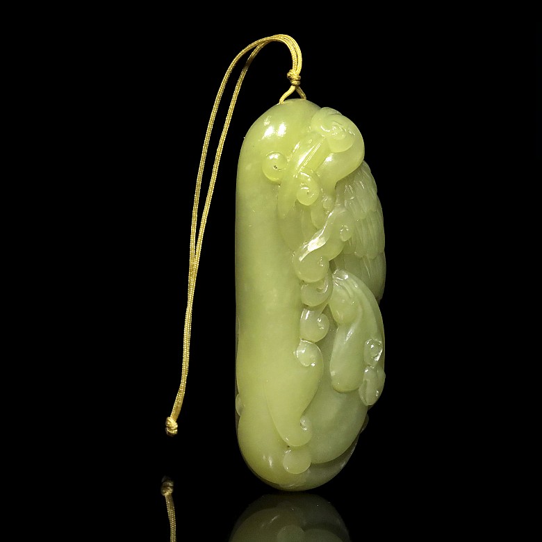 Yellow jade pendant 