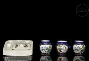 Lot of enamelled porcelain objects, 20th century