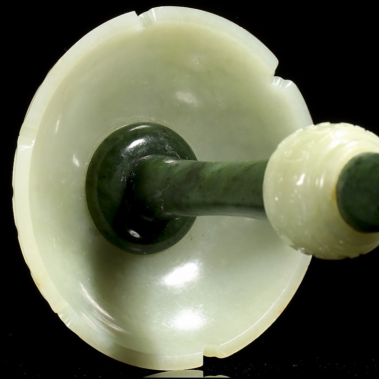 Spinach-green and white jade hat-holder, Qing dynasty