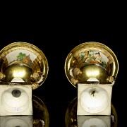 Pair of Medici-style vases, 19th century