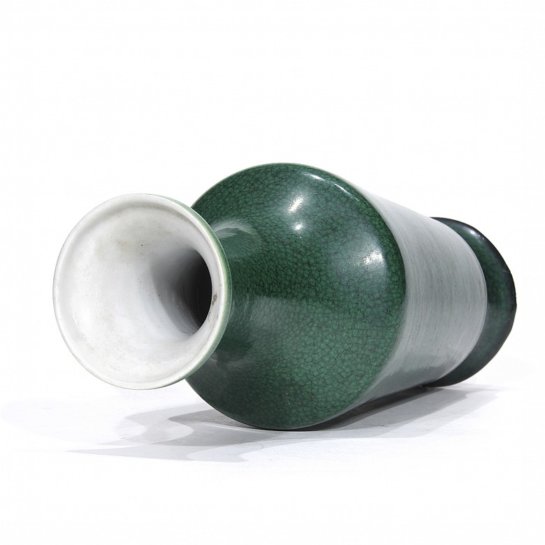 Green glazed porcelain vase, 20th century