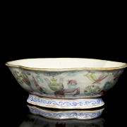 Recipiente de porcelana familia rosa, dinastía Qing tardía