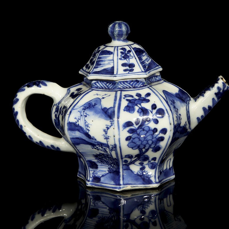 Chinese blue and white porcelain teapot “Landscapes”, Qing dynasty