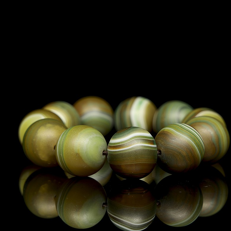 Agate bead bracelet, Qing dynasty