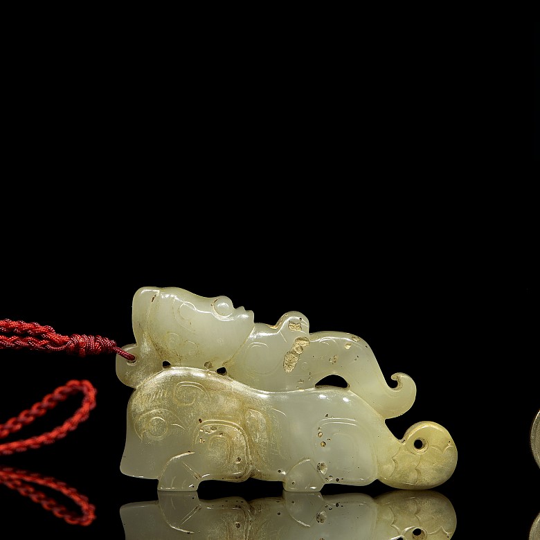 Carved jade pendant, Western Zhou