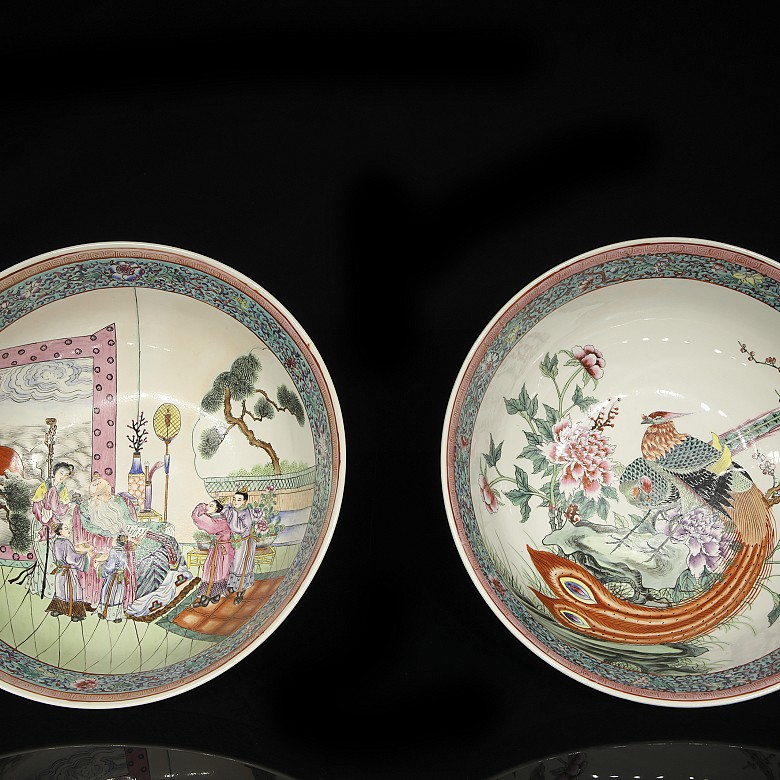 Pair of large bowls, famille rose, Canton, 20th century