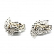 Earrings in 18k white gold and diamonds.